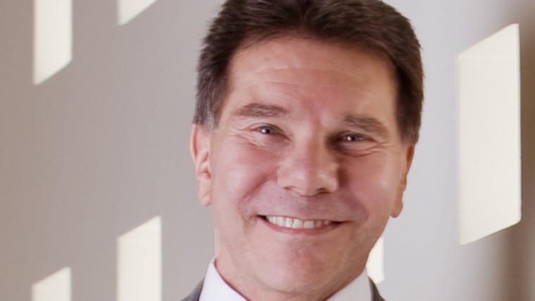 How to Use Cialdini's 6 Principles of Persuasion to Boost Conversions